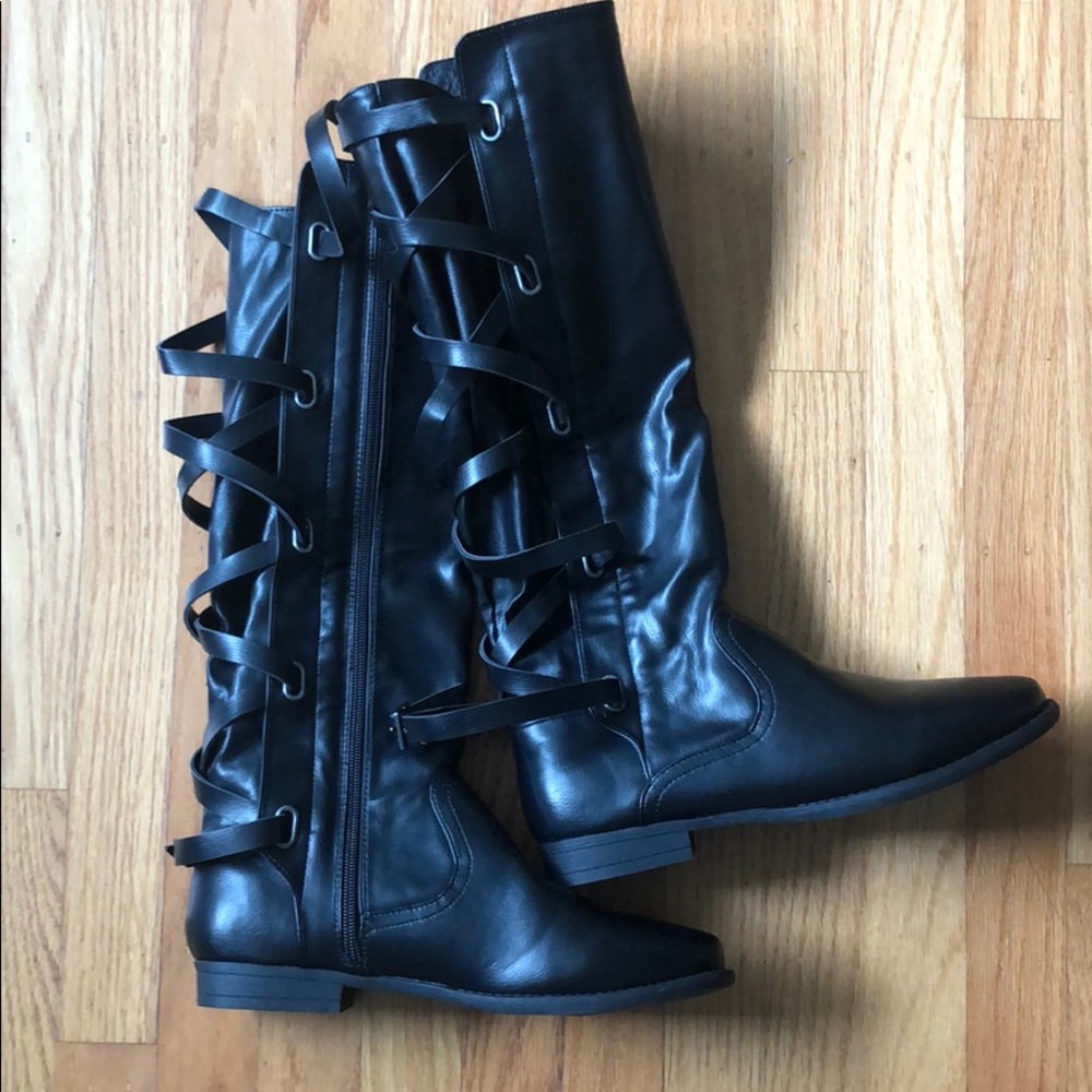 Knee high black boots Size 8